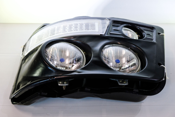 Фара передняя L 2012 г корпус металл SHAANXI