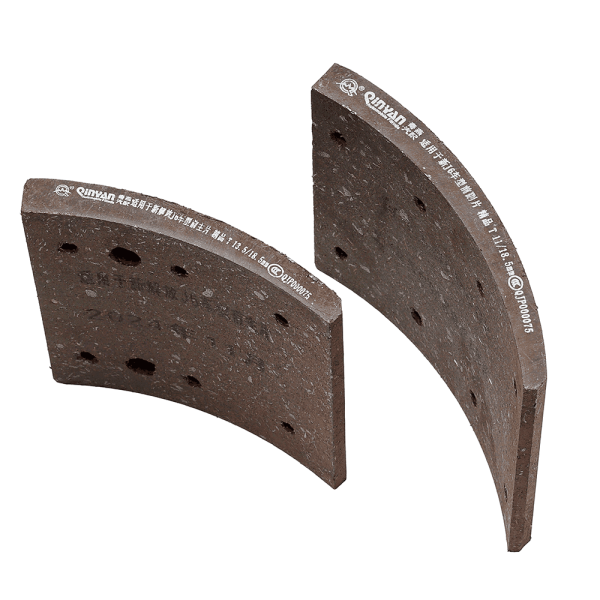 Накладка тормозная передняя 6-8 отв к-т FAW J6 QINYAN